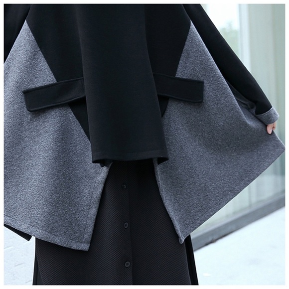 Black & Gray Oversize Flowing Turtleneck Top - Picture 4 of 7